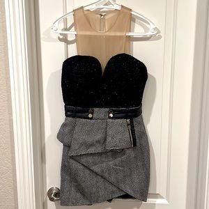 Three floor dress. Like new condition. UK 8/ US 4.